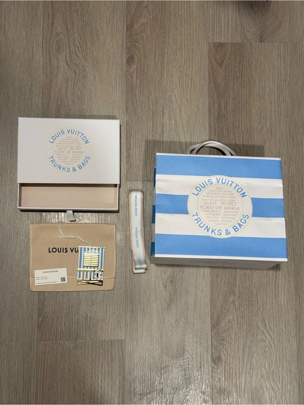 Louis Vuitton Limited Charm, box and gift box set